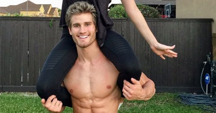 Sage Northcutt Elevates His Girlfriend In Rare Couples Pic Mma Imports